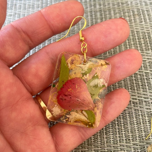 XMAS Handmade Medium Pressed Flower Holiday Vibes Earrings Rectangle Shape - Picture 4 of 9